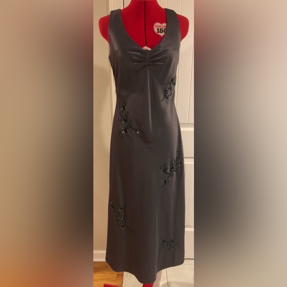 90s Gray Satin V-neck Gown With Floral Sequined Beading - Picture 2 of 11